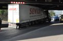 LKW blieb haengen Koeln Innere Kanalstr P12